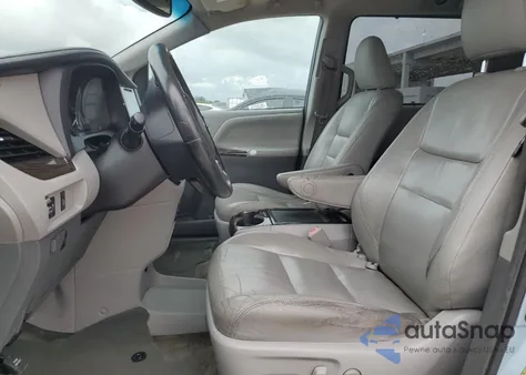 2015 Toyota Sienna Xle z USA, uszkodzony, nr VIN 5TDYK3DC6FS564678